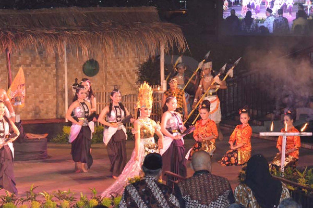 Kendal pentaskan Srandul, kesenian yang telah mati suri