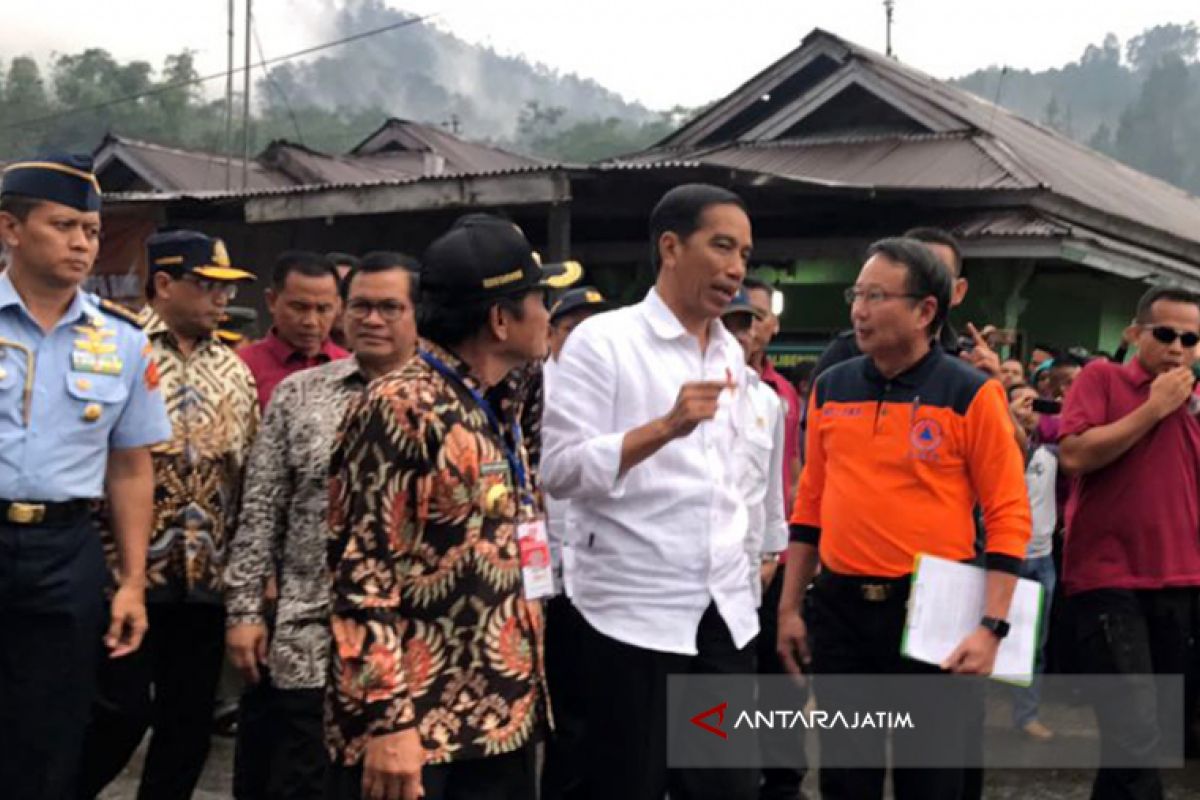 Dampak Gempa Banjarnegara Ditinjau Jokowi (Video)