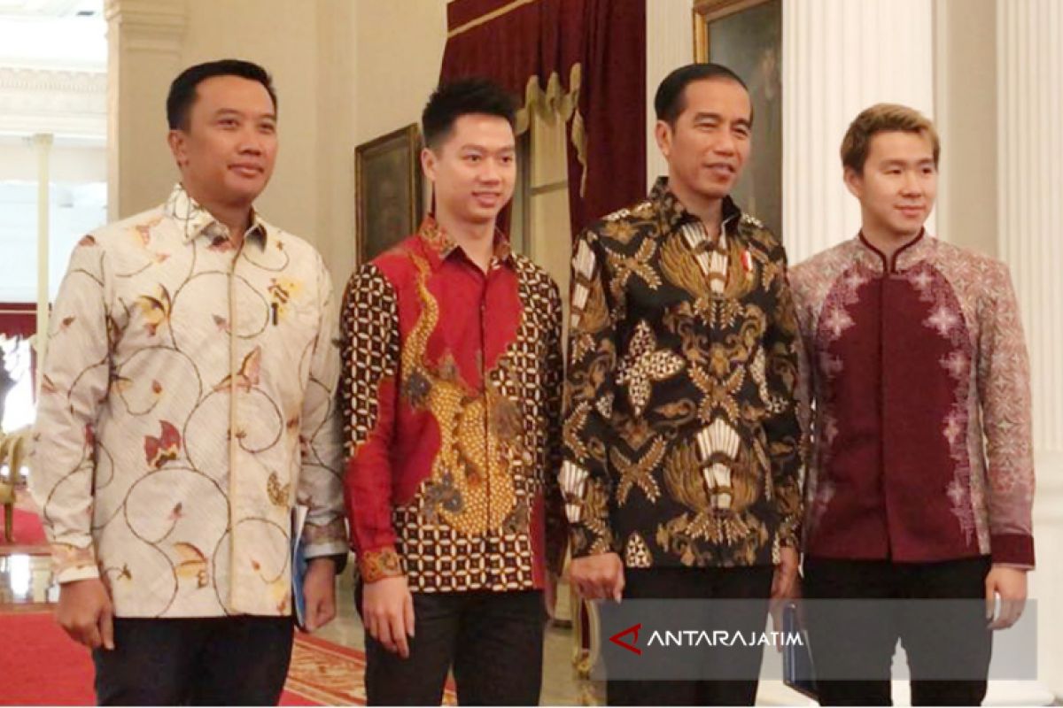 Jokowi Temu Pebulu Tangkis Ganda Putra Terkuat Dunia (Video)