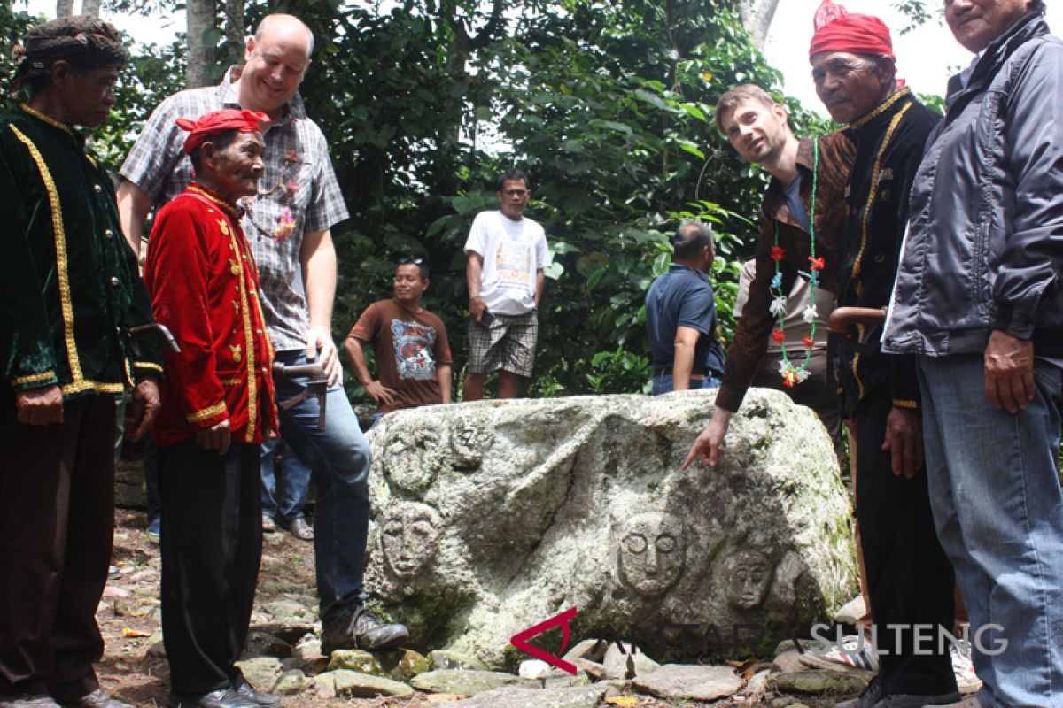 Perwakilan Kedubes Jerman kunjungi situs Megalit Poso