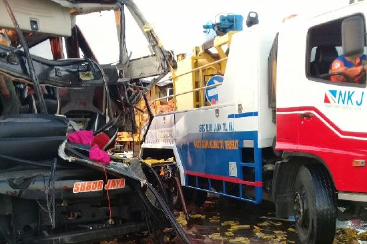 Seorang Tewas Akibat Kecelakaan Bus di Tol Ngawi-Kertosono