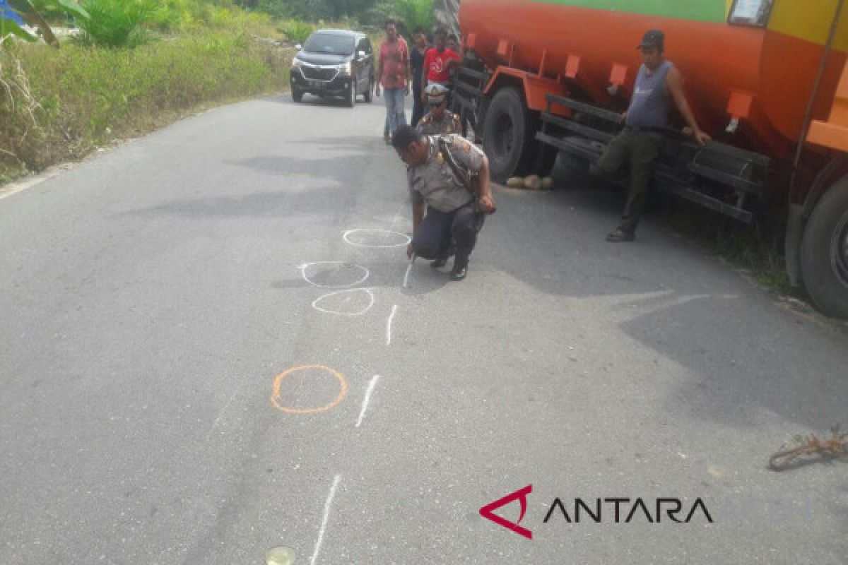 Tabrakan beruntun dua pengendara meninggal