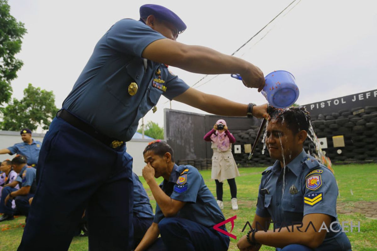 Sembilan prajurit Lanal Lhokseumawe naik pangkat