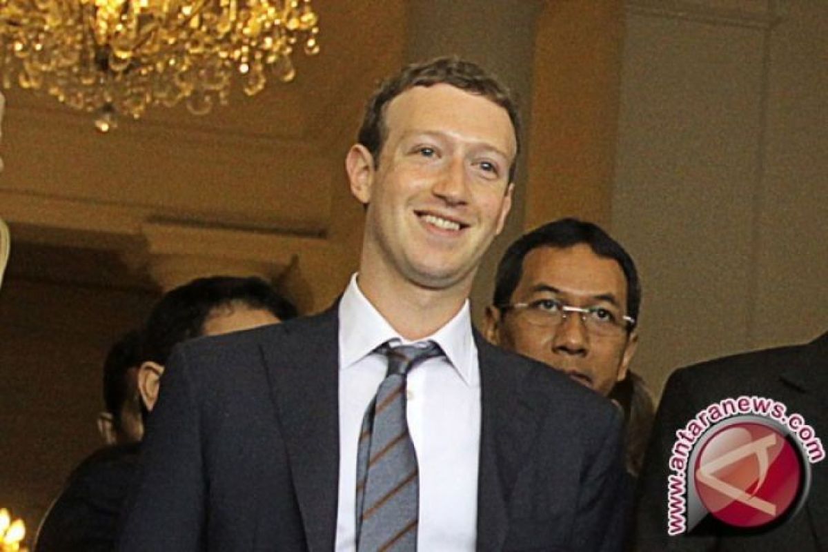 Pemimpin facebook Mark Zuckerberg dicecar Senat Amerika