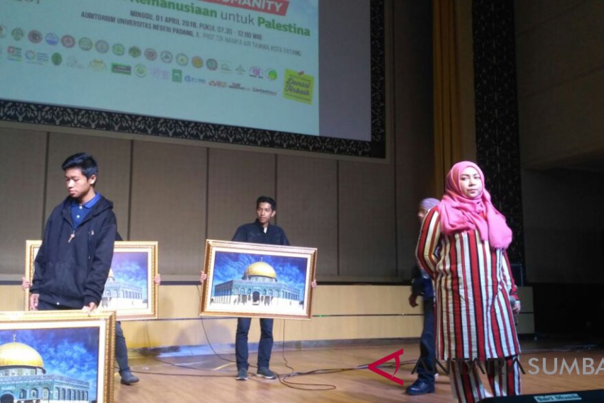 Melly Goeslaw Held Charity Concert for Palestine