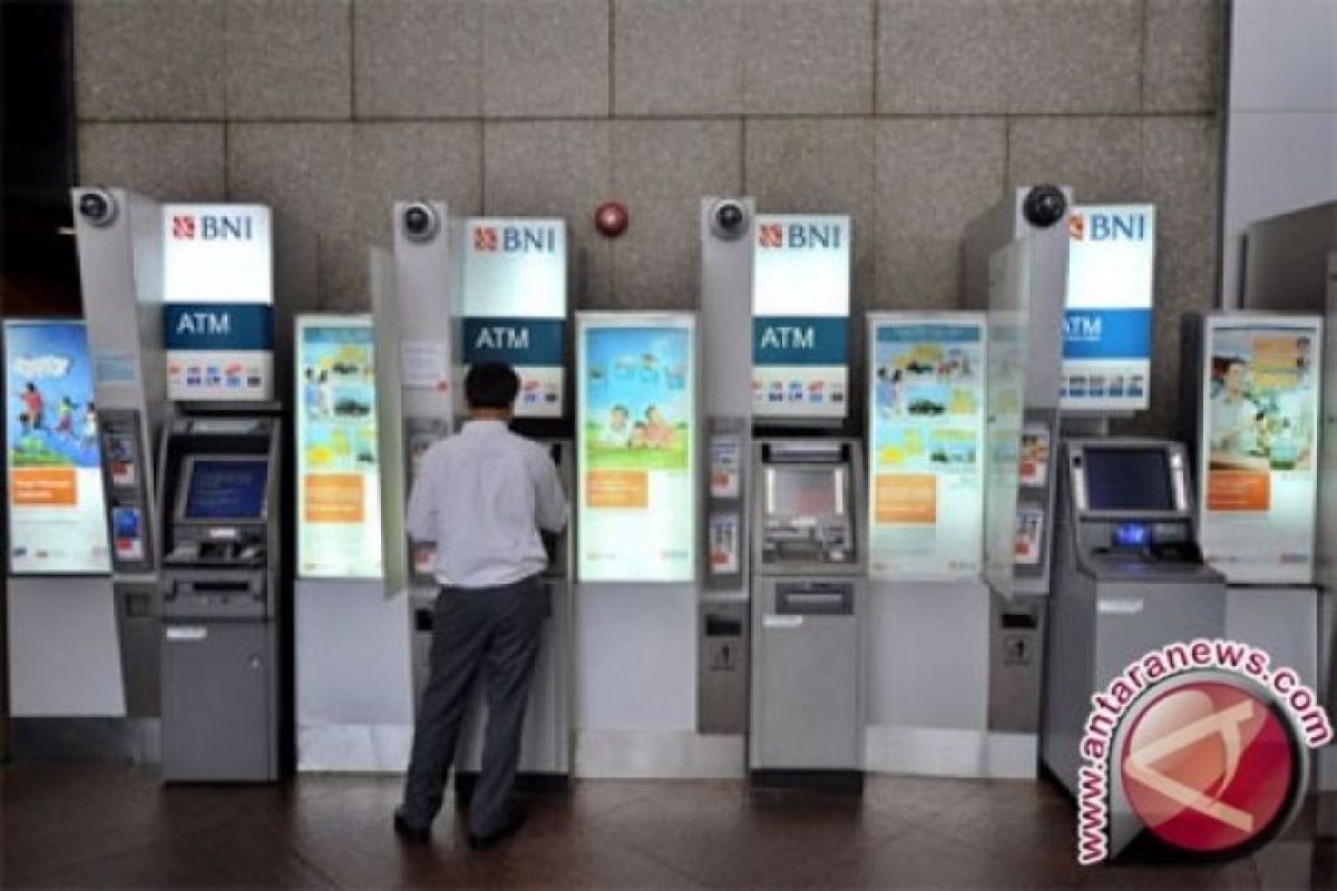 100 bank akan terbitkan ATM 