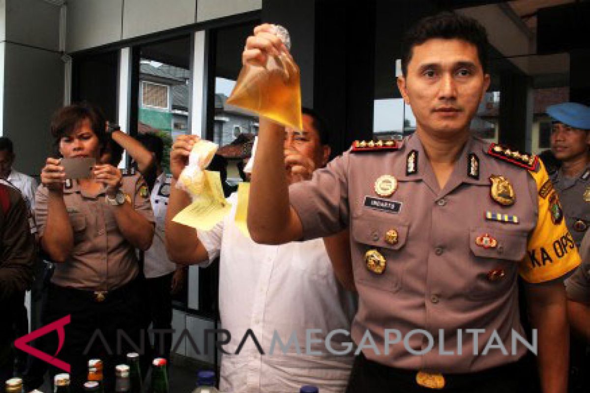 Pemkot Bekasi bantu polisi selesaikan miras oplosan