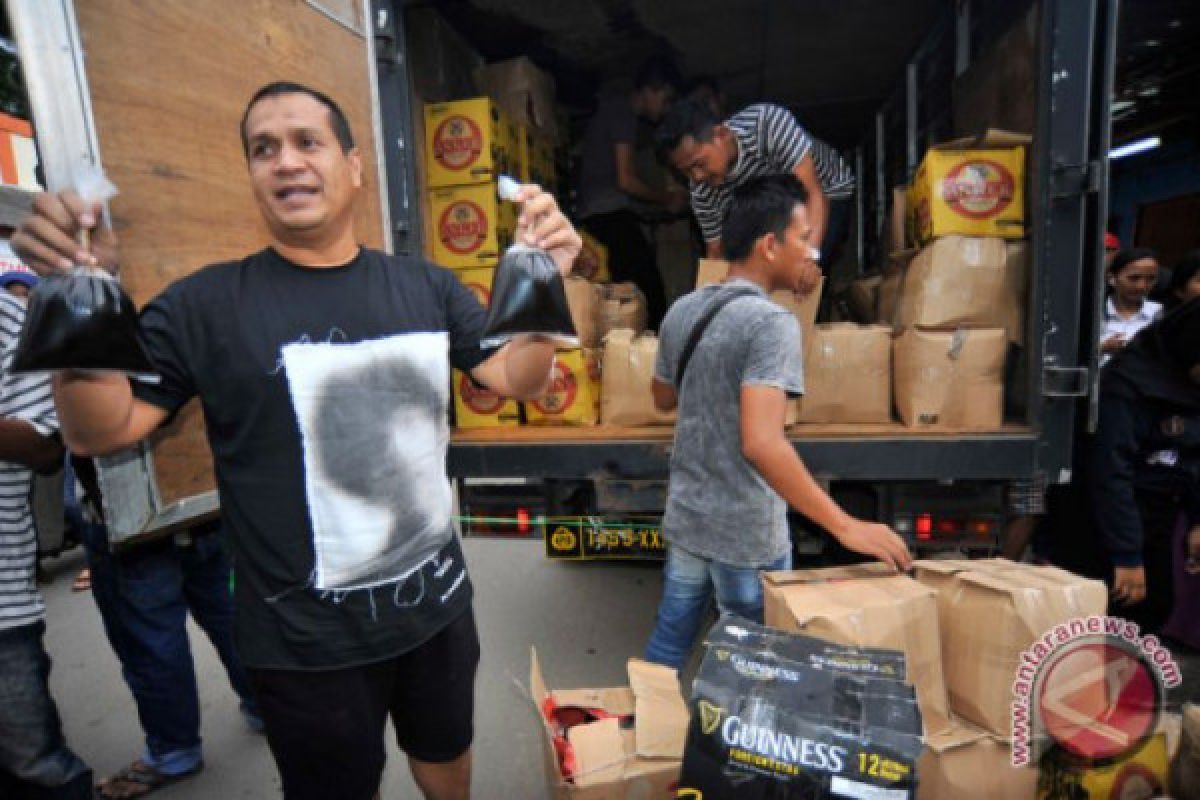 Polisi ungkap minuman keras di kardus sabun