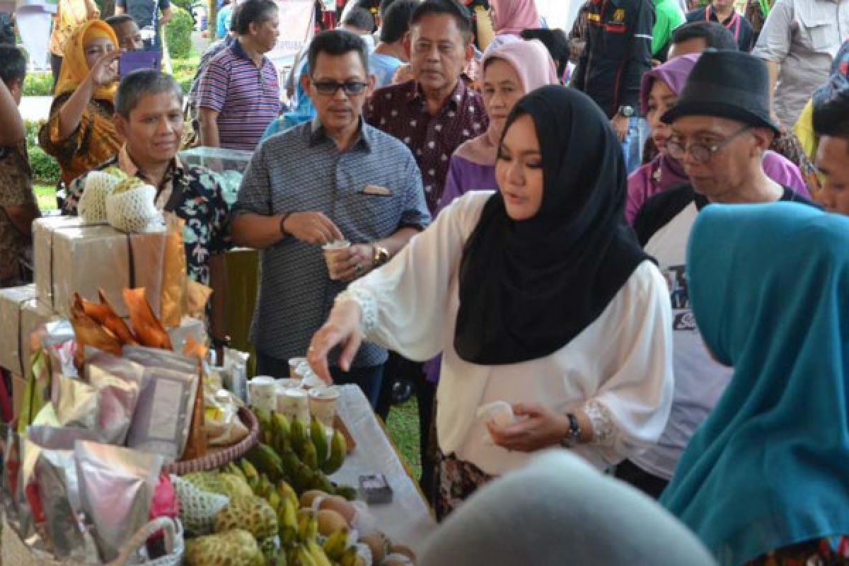 Tingkatkan promosi, Kendal pamerkan produk unggulan di TMII