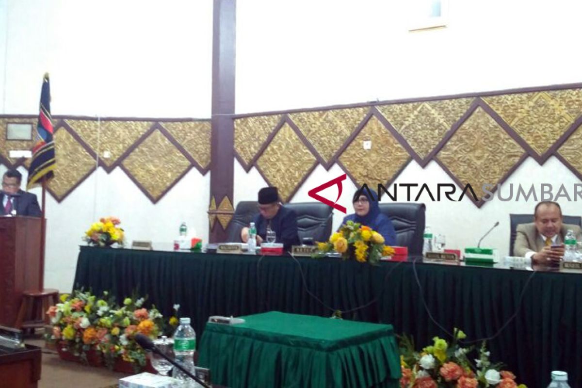 DPRD Padang setujui empar ranperda selama masa sidang pertama