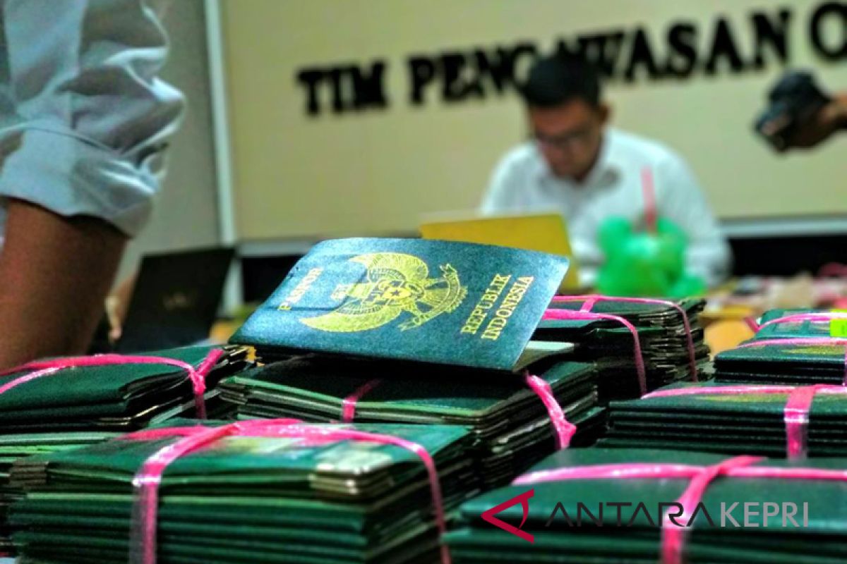 Imigrasi Tanjungpinang dalami 1.140 paspor temuan