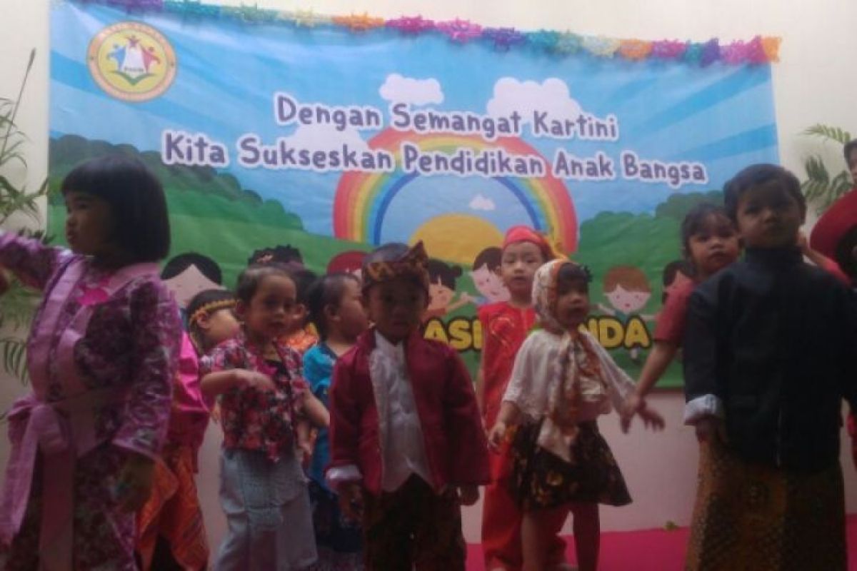 Anak-anak PAUD Kasih Bunda Setneg rayakan Hari Kartini