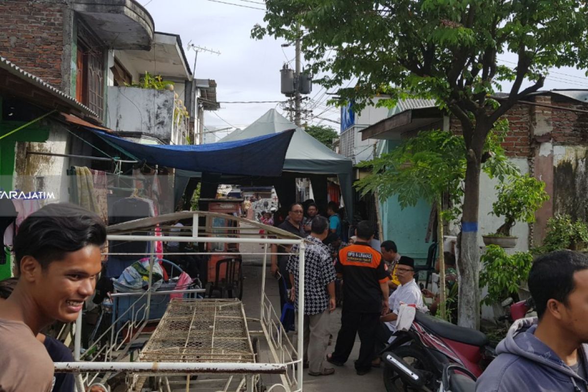 Tiga Warga Surabaya Tewas Setelah Minum Miras Oplosan
