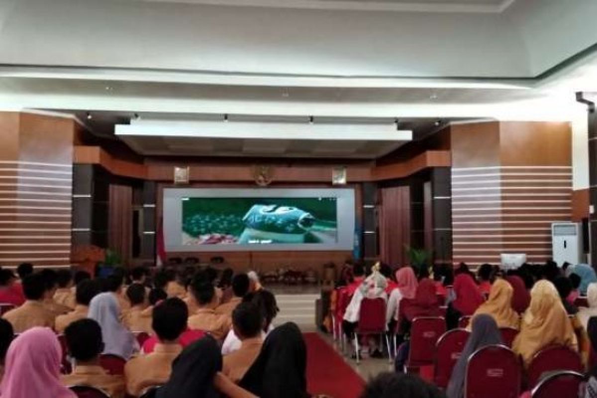 Peringati Hardiknas LPMP Riau Putar 3 Film ini, Dilan 1990 Tidak jadi Pilihan
