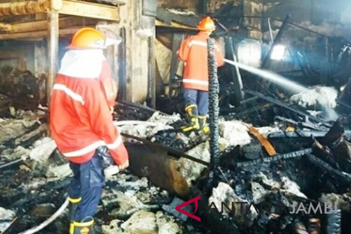 Polisi belum pastikan penyebab kebakaran hotel novita