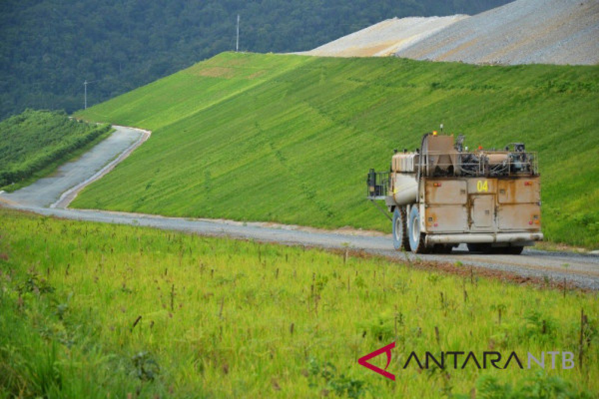 Mewariskan jejak hijau di bukit Batu Hijau