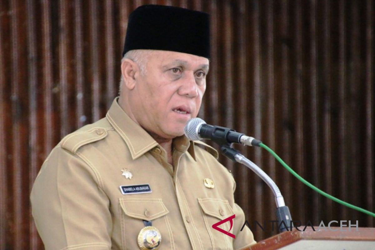 Bidan harus siap melayani permintaan warga, kata bupati Aceh Tengah