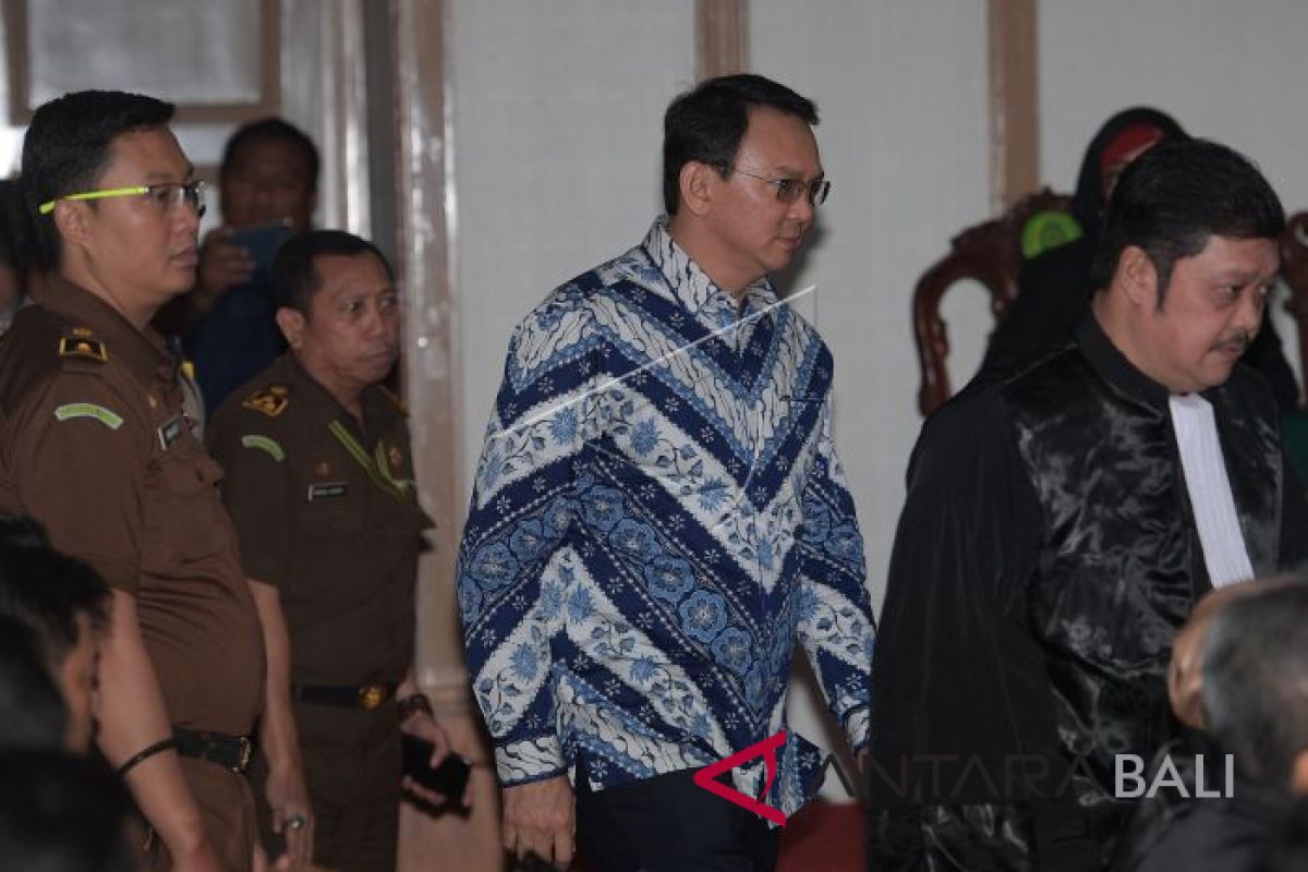 Ahok-Veronica resmi bercerai