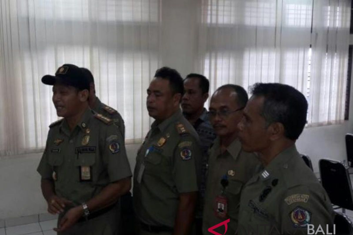 Satpol PP Denpasar segel proyek bangunan vila