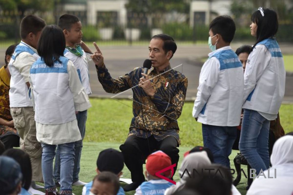 Presiden Jokowi pertimbangkan penurunan bea impor obat kanker