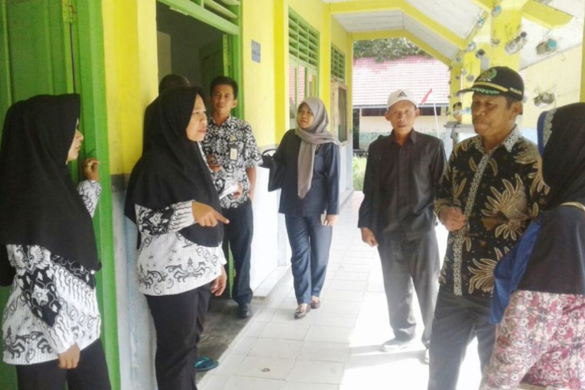 Komisi IV DPRD Kapuas memonitor SMP Satu Atap