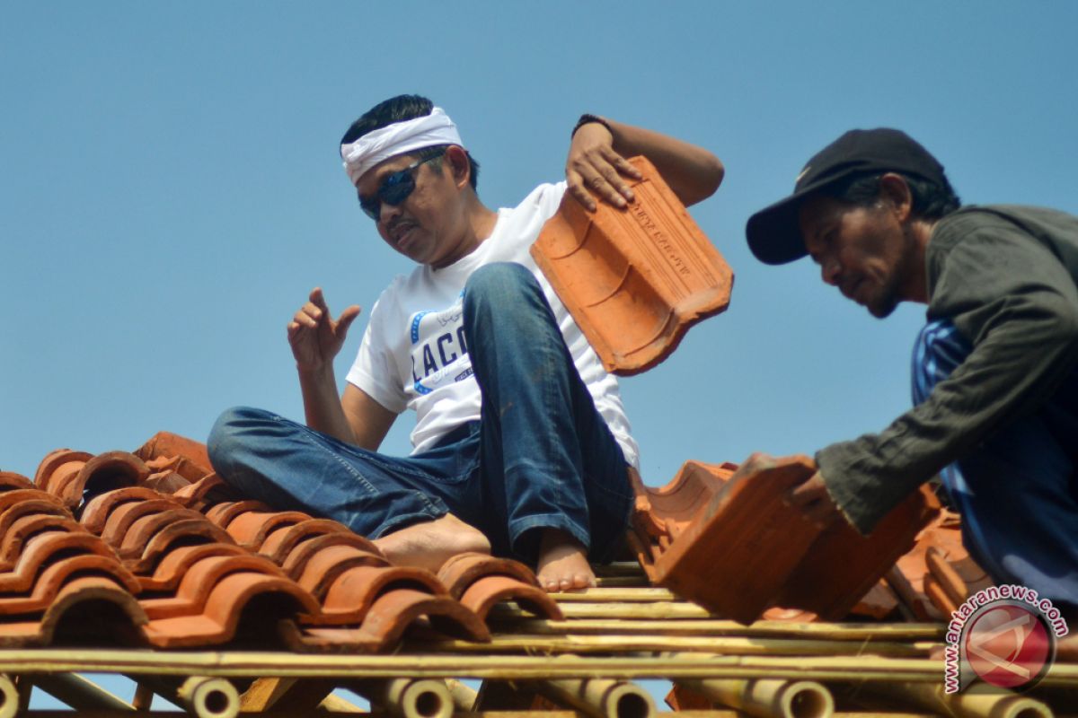 Dedi Mulyadi penuhi janji perbaiki rumah janda