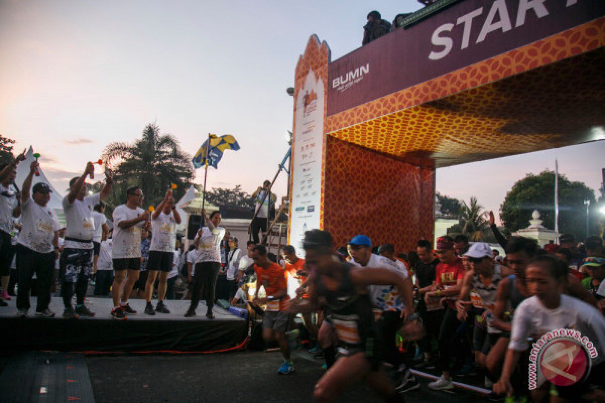 Menteri BUMN lepas ribuan peserta "Mandiri Jogja Marathon"