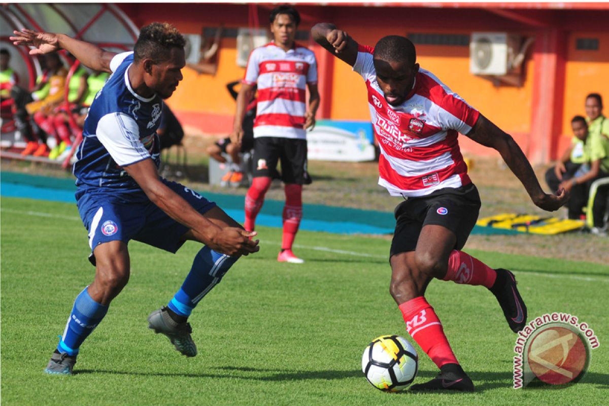 Madura United taklukkan Persib Bandung 2-1