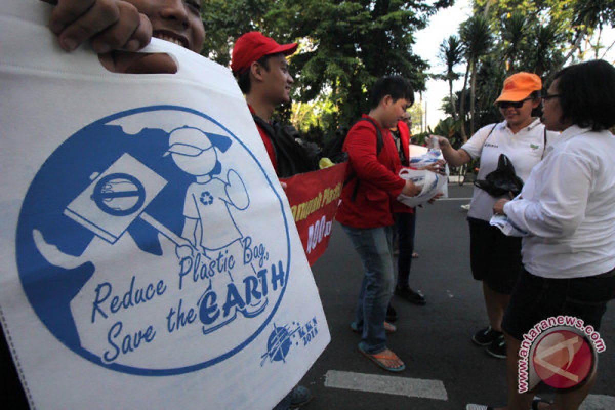 Plastik sekali pakai sumber polusi masa depan