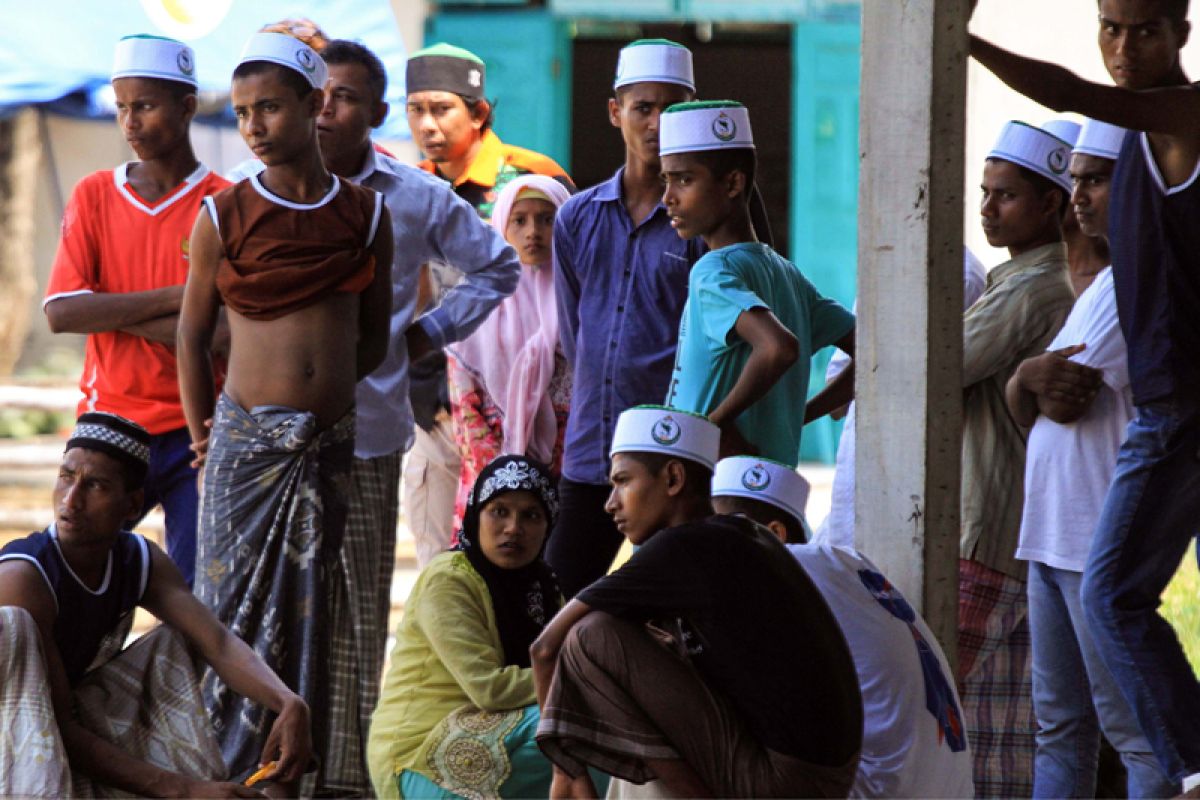 Rohingya refugees cause heavier burden on Aceh provincial government`s budget