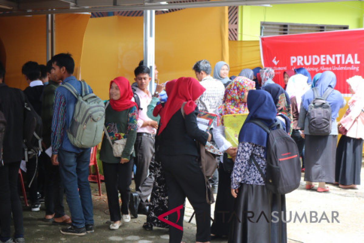 933 lowongan kerja tersedia di job fair Sijunjung