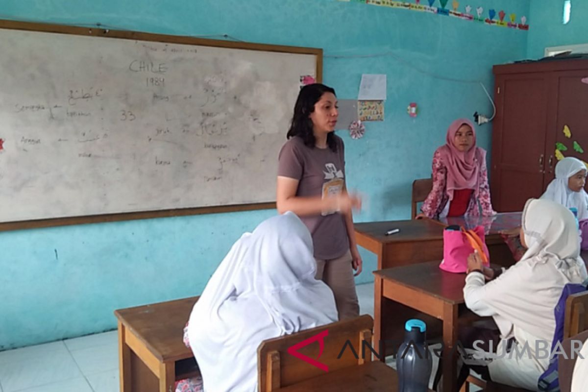 Education Guidance Institution Supports W Sumatra Halal Tourism