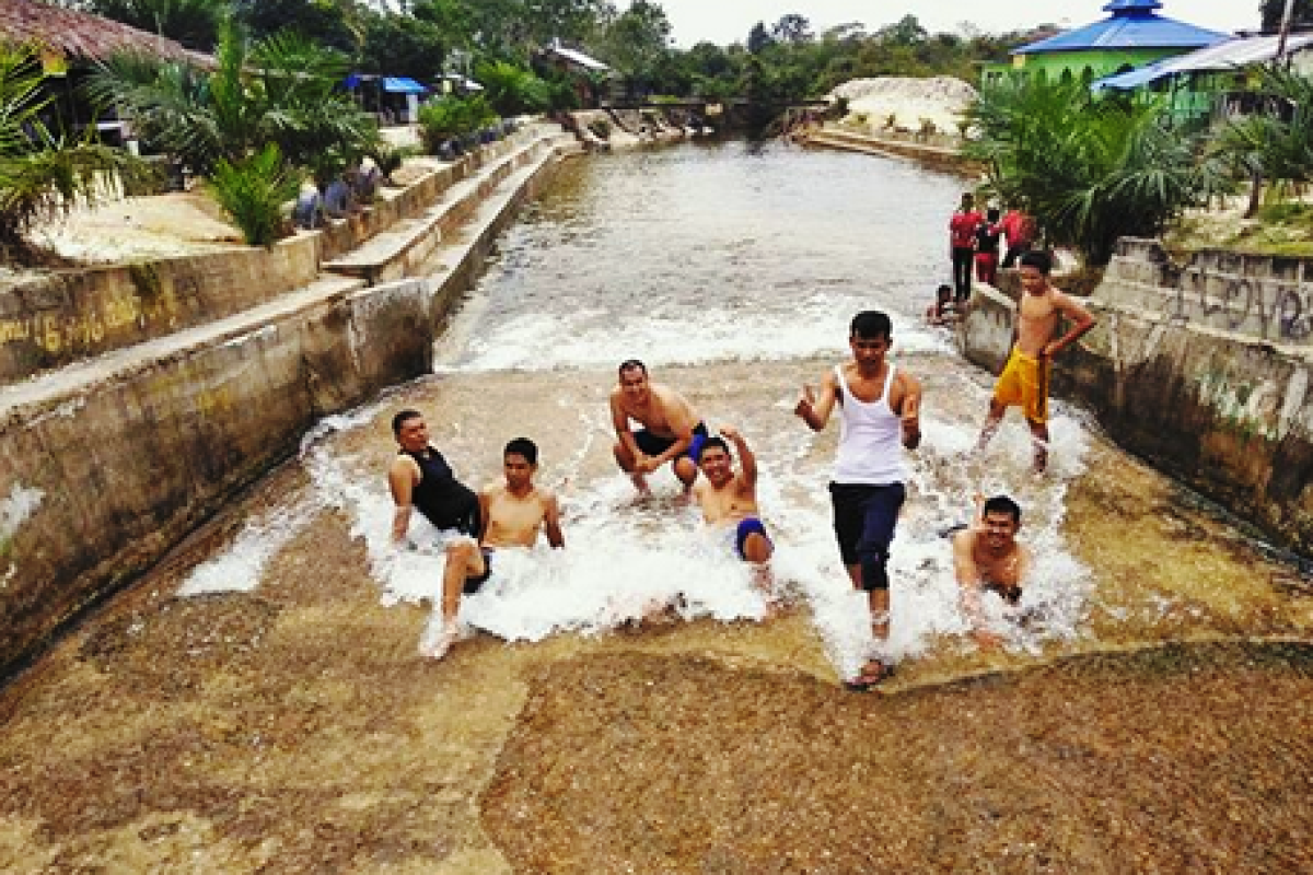 Bathing spots in Ajil River become new tourist attraction in Riau