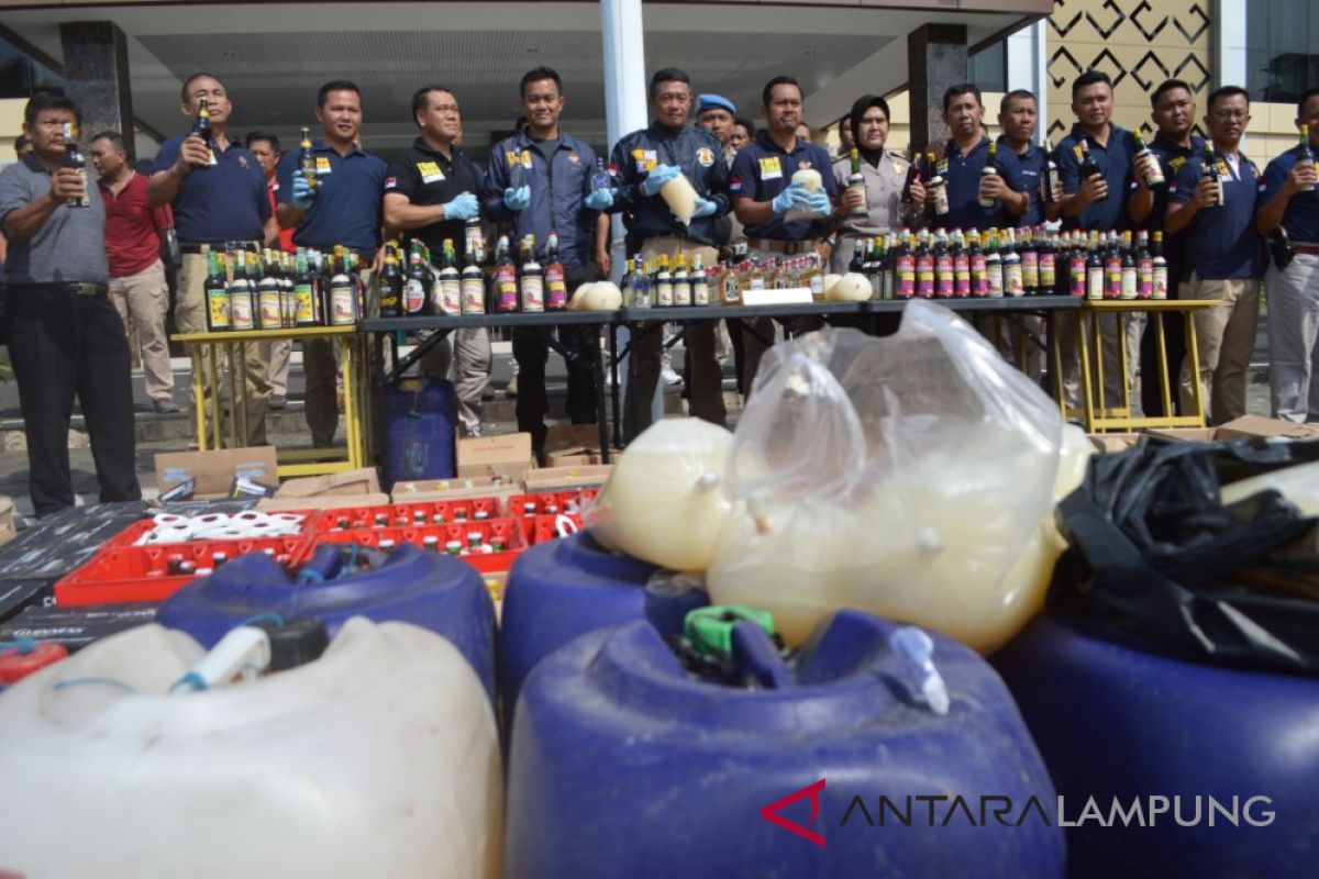 Polresta Bandarlampung sita ribuan botol minuman keras