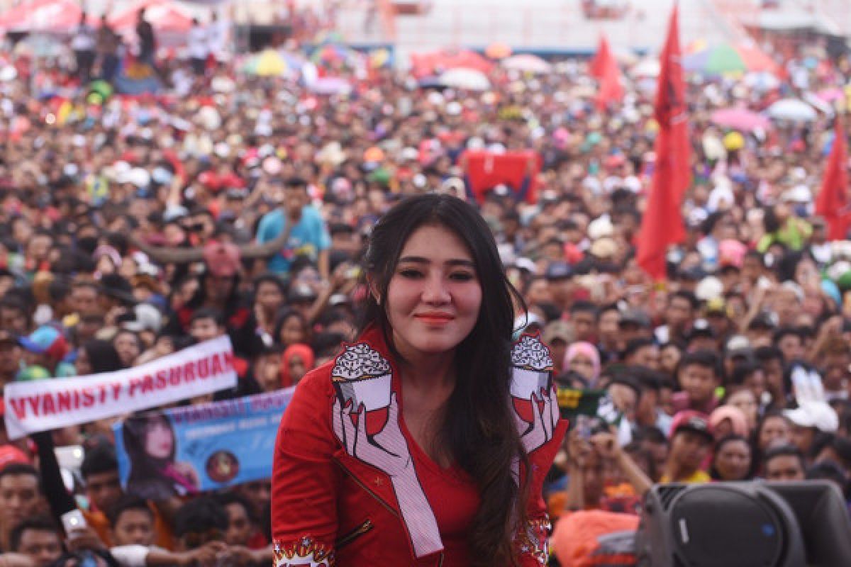 Via Vallen rindu "mbonek" Persebaya di stadion