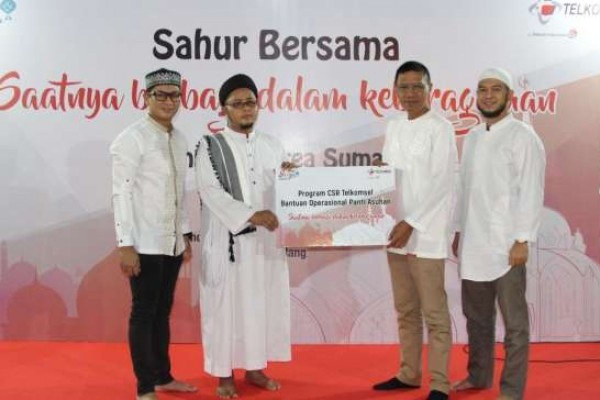  Telkomsel Gelar Sahur Bareng Dhuafa, Serempak di 12 Kota Sumatera
