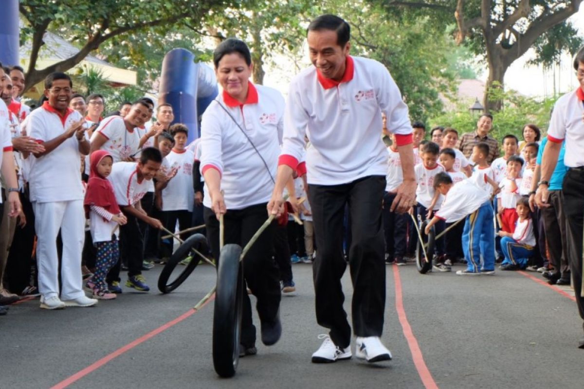 Kemarin, Setnov dipindah ke Sukamiskin hingga Jokowi main permainan tradisional