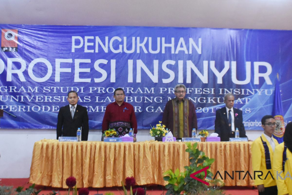 ULM Kukuhkan Profesi Insinyur Angkatan Pertama