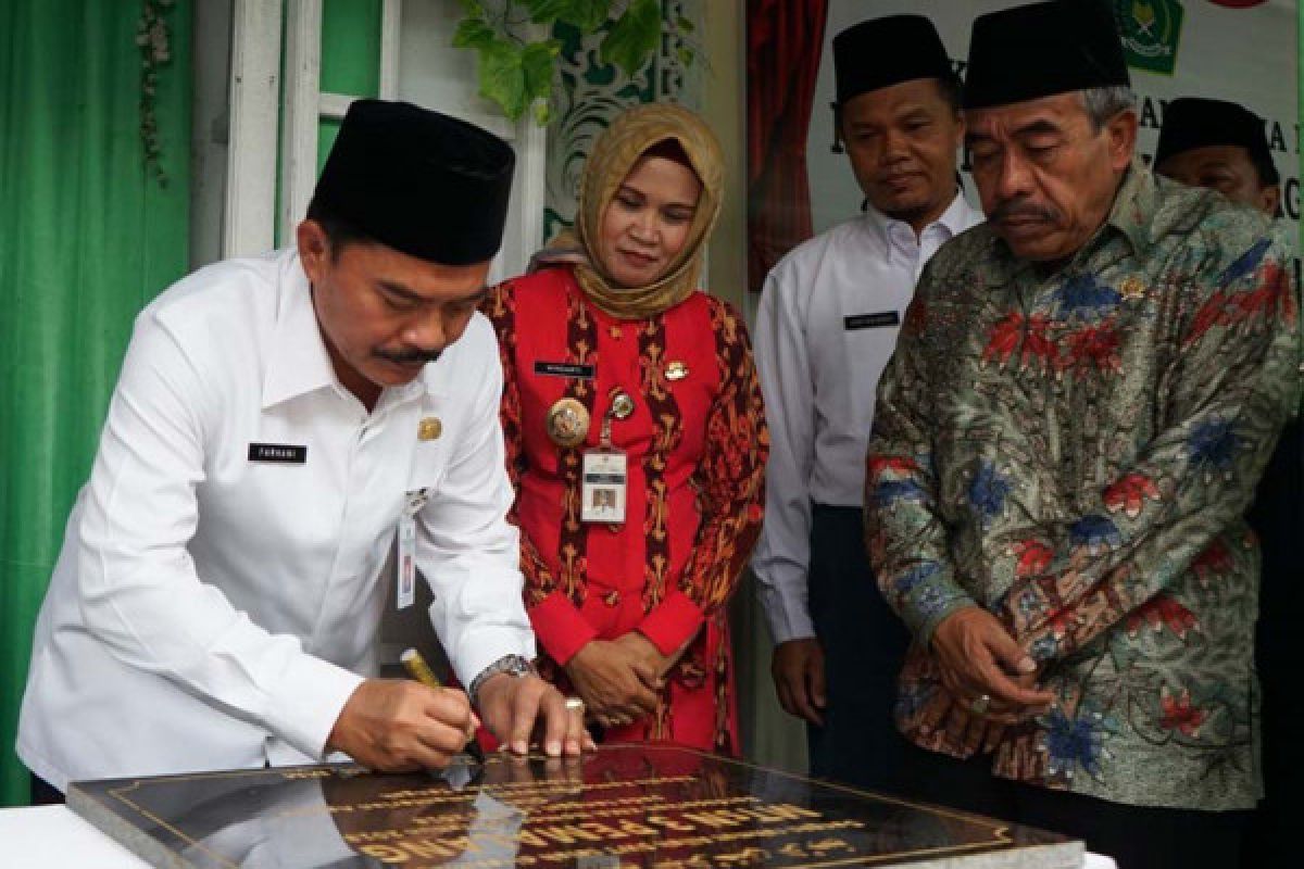 Kemenag berikan status negeri 6 MTs di Jateng