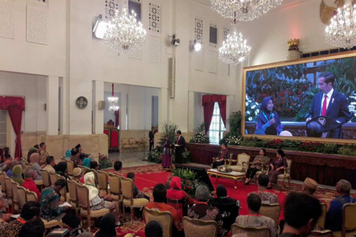 Presiden Jokowi terima ratusan penerima manfaat JK-KIS