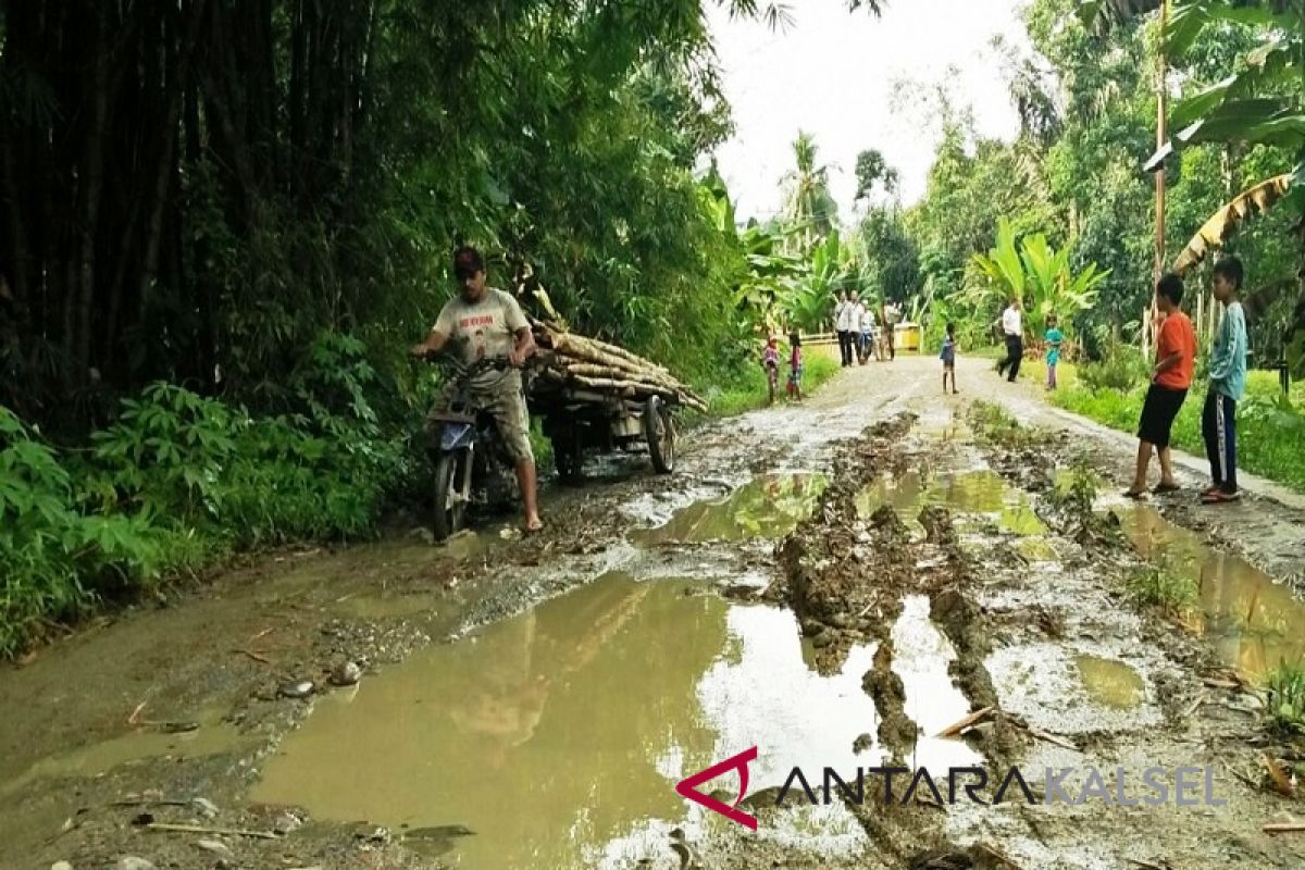 Balangan learns patchwork policy on national roads