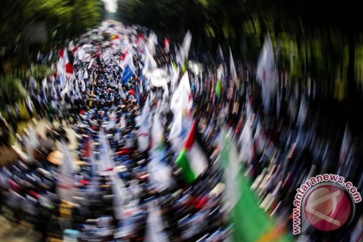 May Day - politisasi buruh melalui polemik tenaga kerja asing