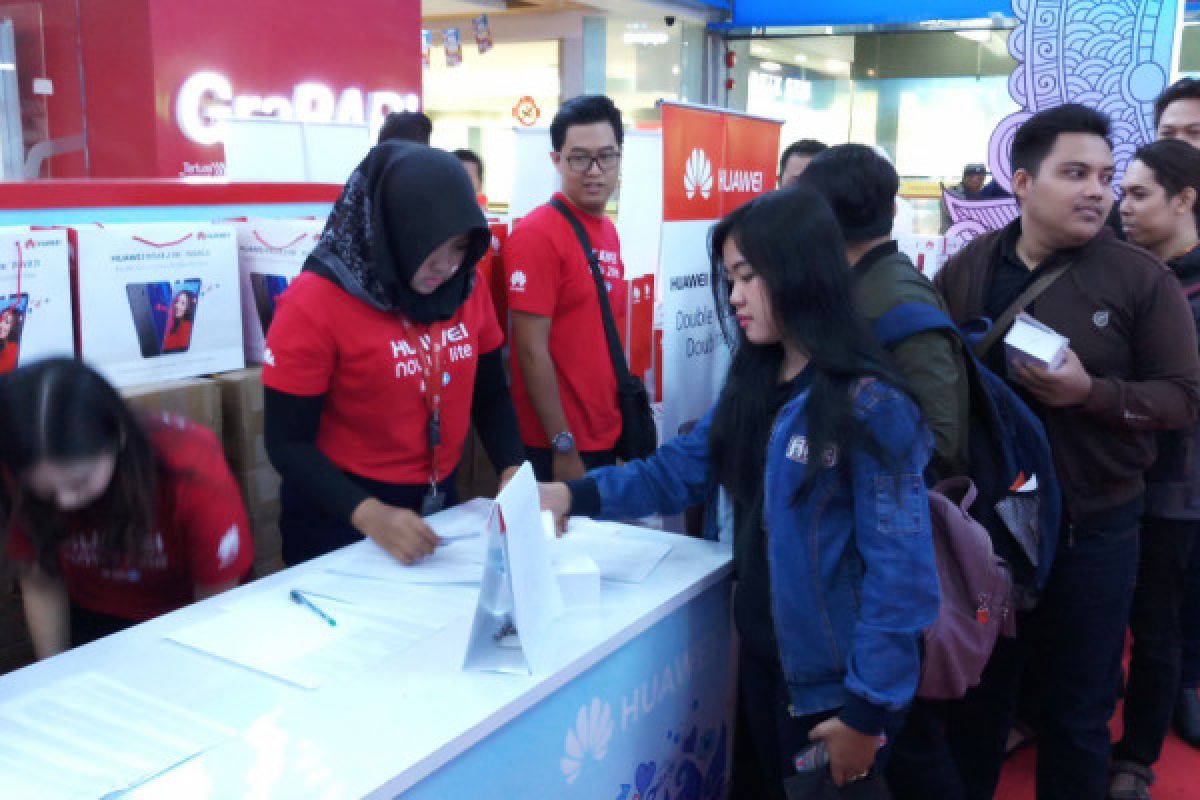 Huawei Bidik Pasar Anak Muda Surabaya