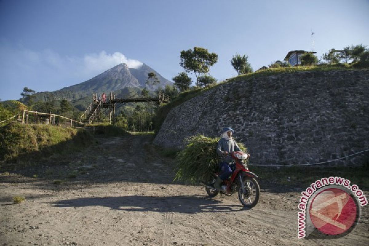 Mount Merapi erupts, situation remains normal