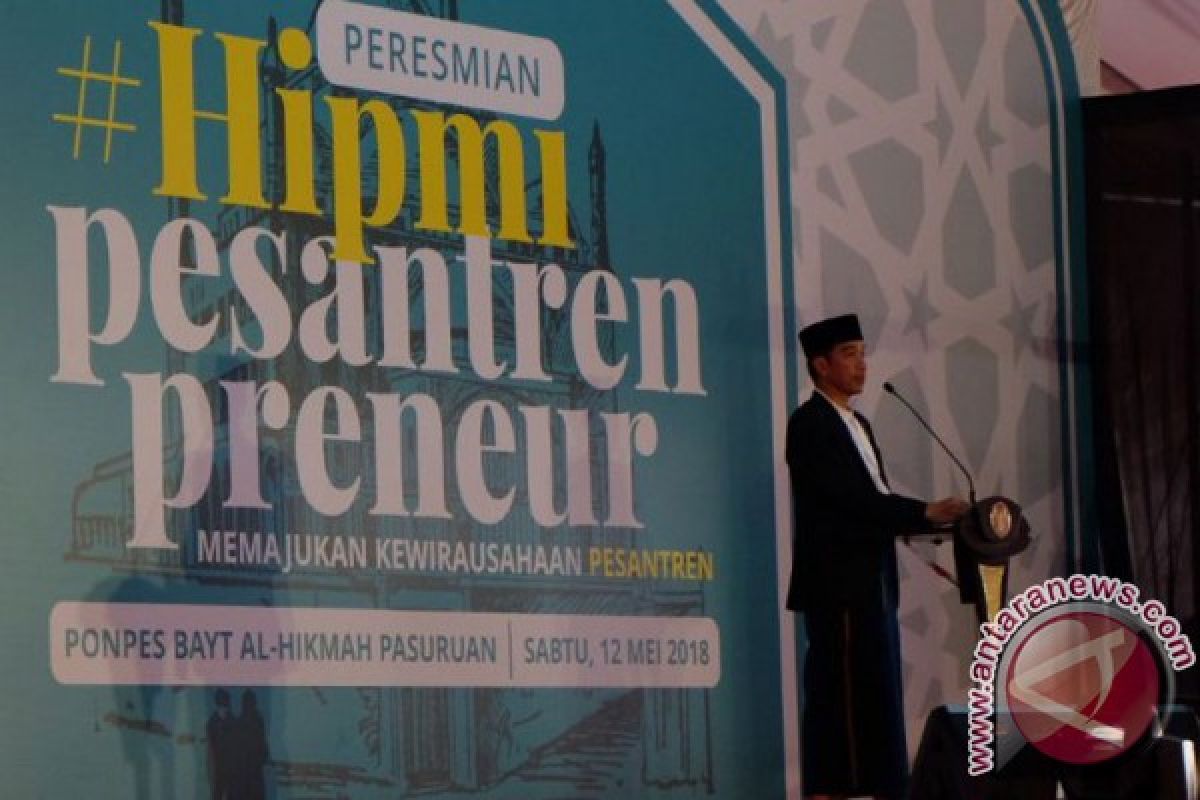 Presiden resmikan "Pesantrenpreneur" dan "Ummart"