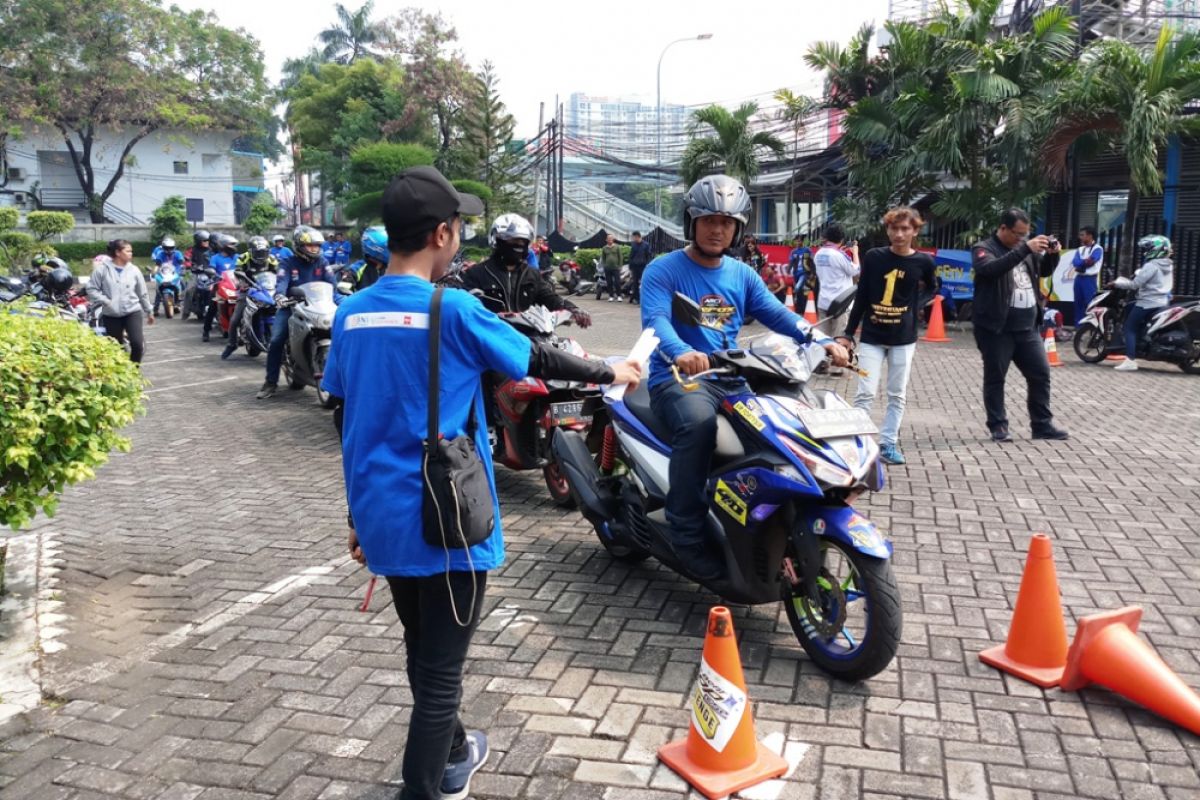 Jasa Raharja Sulut berikan beasiswa untuk korban Lakalantas