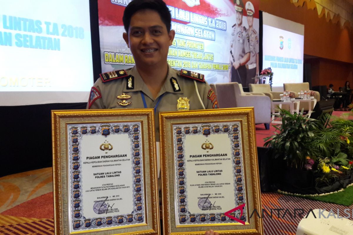 Satlantas Polres Tabalong terima dua reward Kapolda