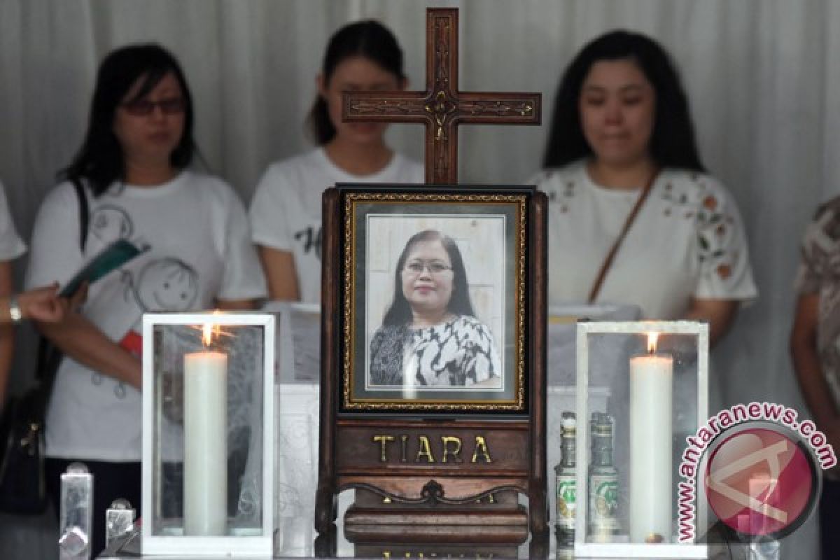 Seluruh jenazah korban bom di Surabaya diserahkan kepada keluarga