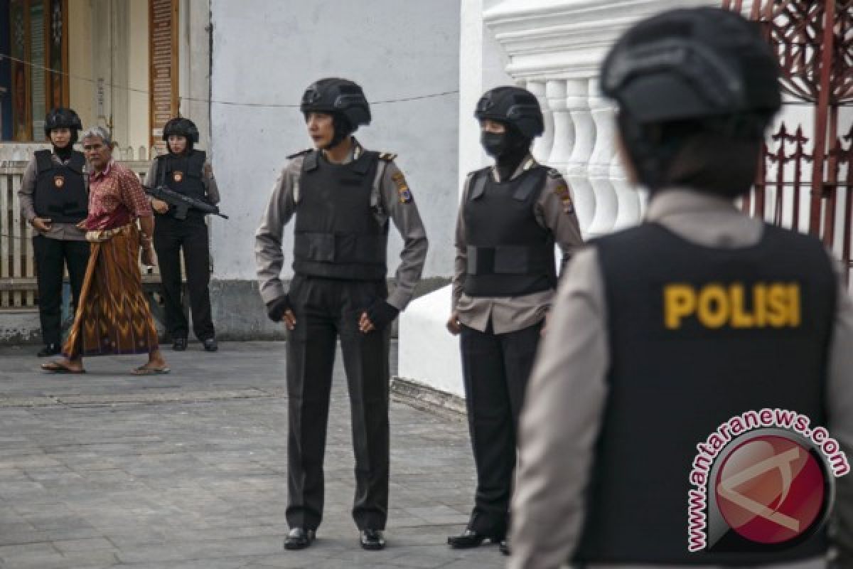 Polres Sukabumi siagakan wanita polisi di pusat keramaian