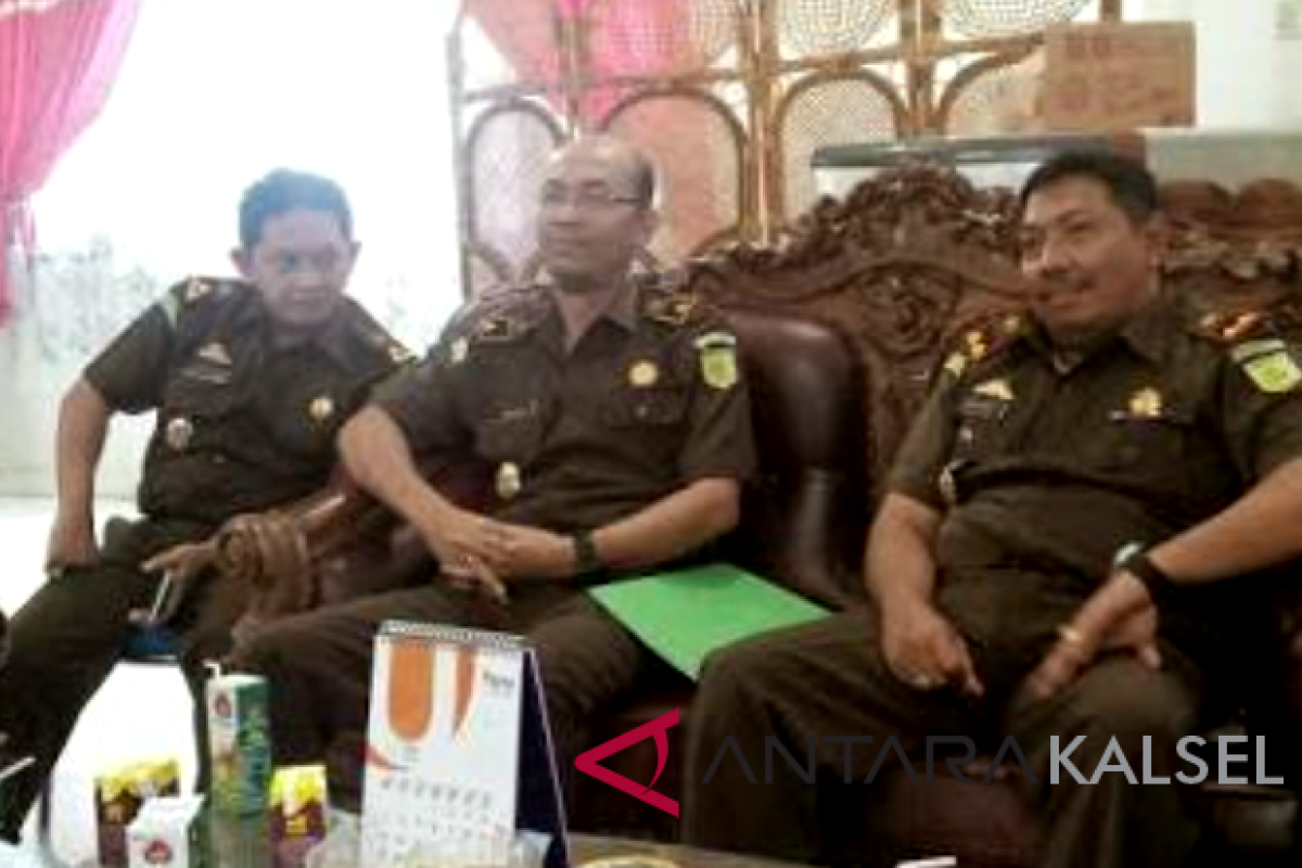 Kejari Banjarmasin Kejar Dua Orang Buronan